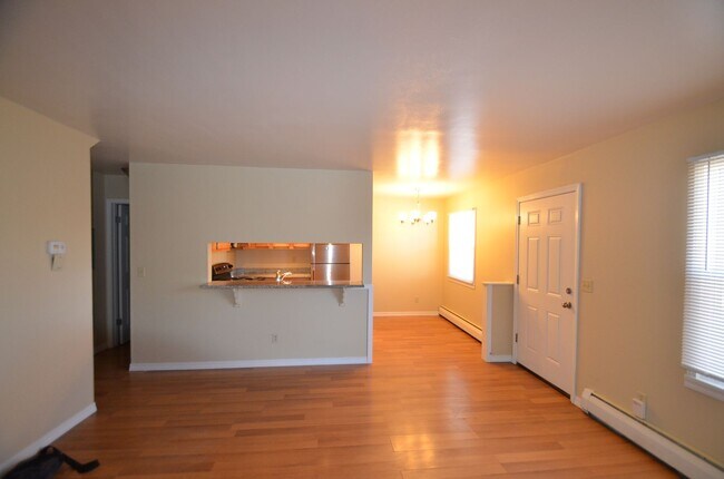 Building Photo - 670 Winona Ct