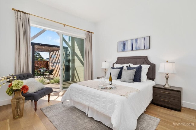 Building Photo - 327 Arlington St