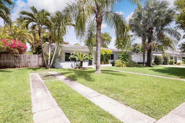 Building Photo - 8315 SW 62nd Ct