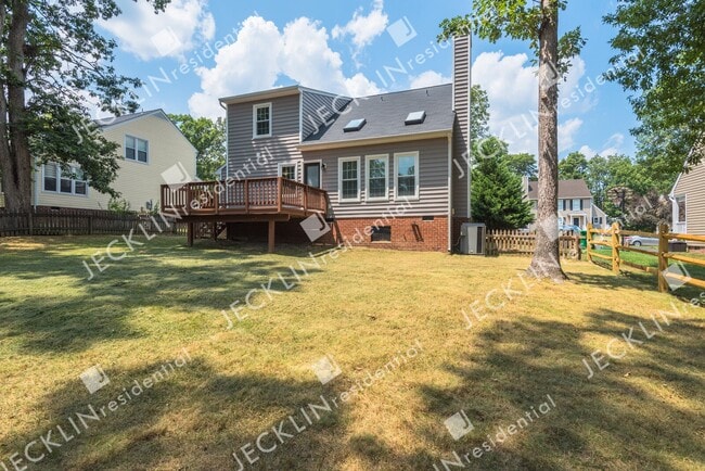 Building Photo - 2329 Horsley Dr