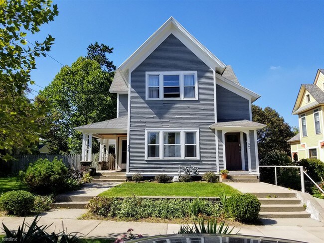 Primary Photo - 309 James Ave SE