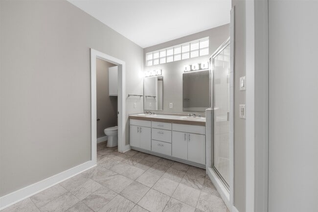 Building Photo - 9716 Linkmeadow Ln