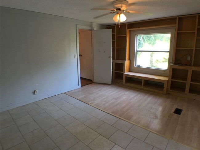 Building Photo - 505 Youpon Dr