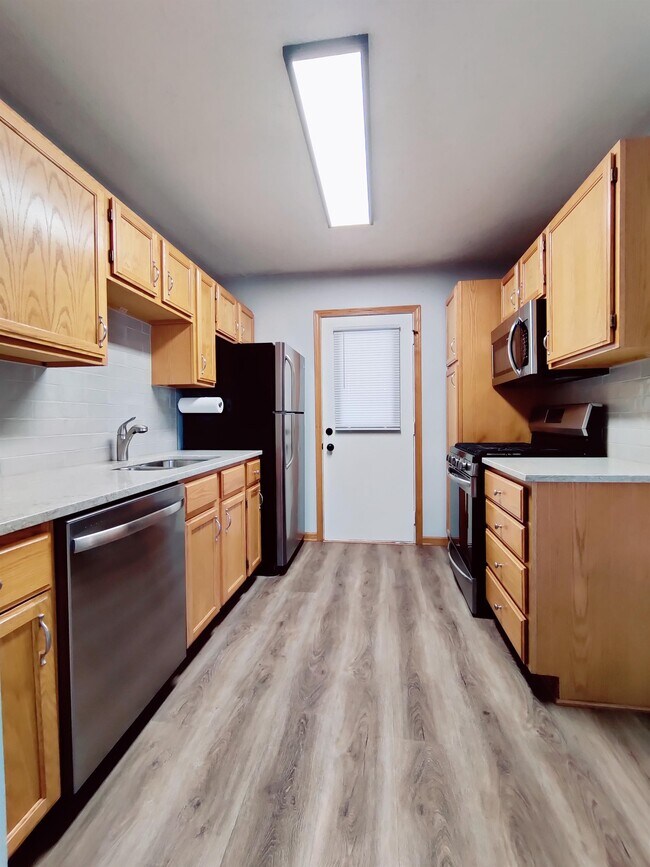 Building Photo - 1362 Grace Cir