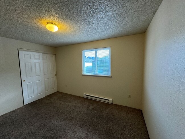 Building Photo - 498/A/