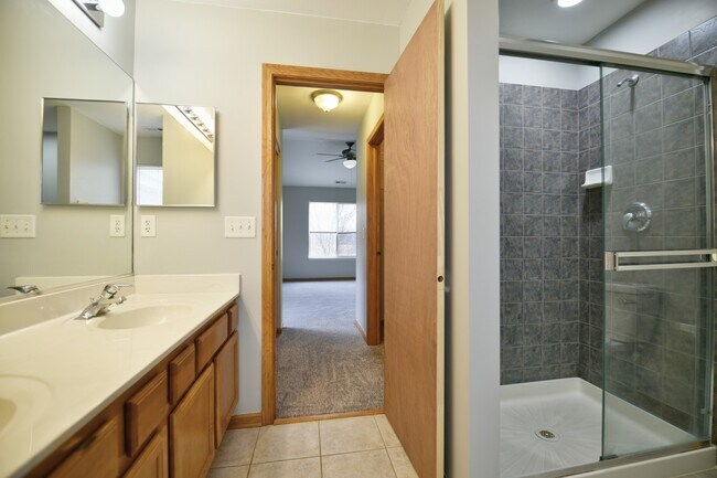 Building Photo - 1807 S Wentworth Cir