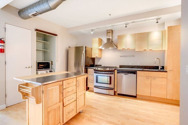 Building Photo - 1125 11th St NW