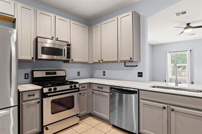 Building Photo - 11820 Dunfries Ln