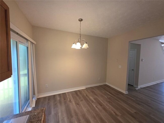 Building Photo - 3856 Shenfield Dr