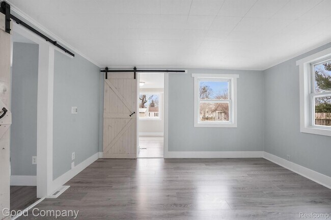 Building Photo - 47181 Pinecrest Dr