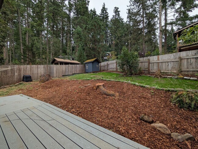 Building Photo - Fantastic 4 Bedroom, 2 Bath Home In The Thurston Area Of Springfield!