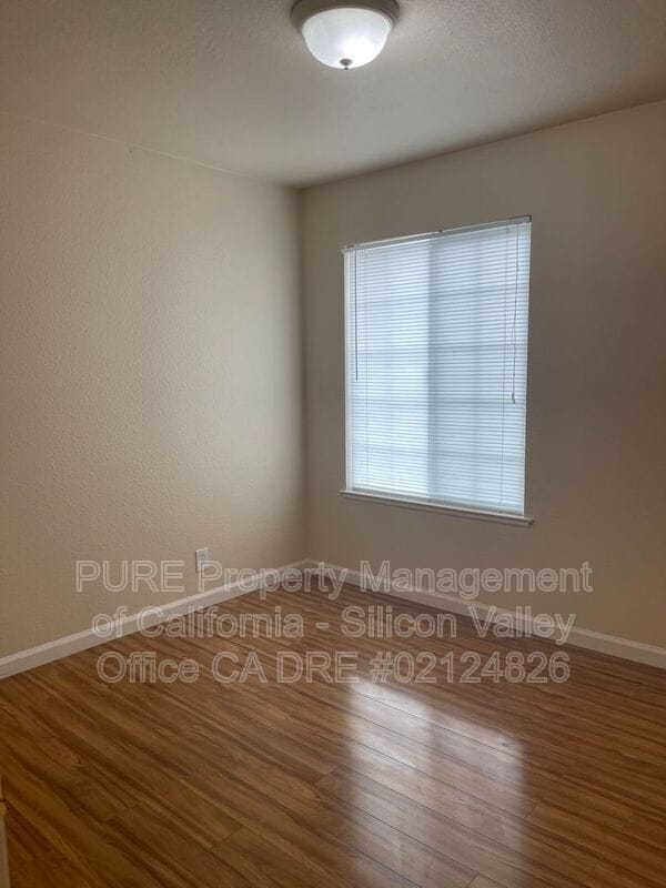 Building Photo - 6361 Pearlroth Dr