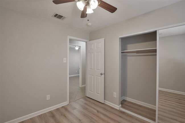 Building Photo - 3318 Golden Willow Dr