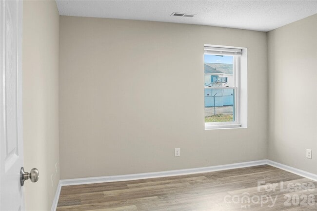 Building Photo - 300 E Gold St