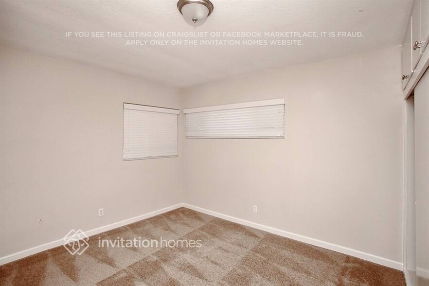 Building Photo - 13207 S Largo Ave