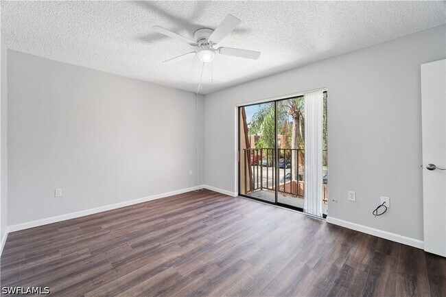 Building Photo - 5212 Cedarbend Dr