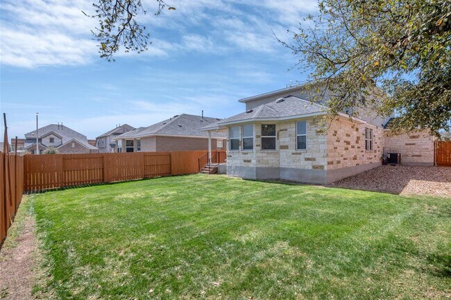 Building Photo - 2404 Burberry Ln