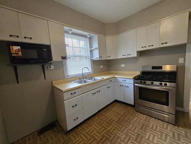 Building Photo - 249 E Park Blvd