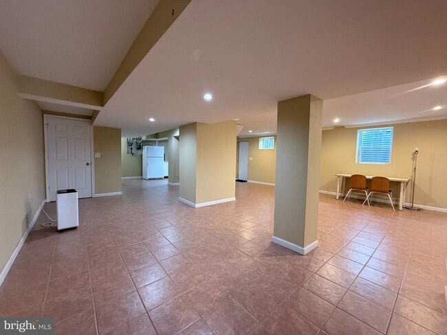 Building Photo - 9709 Saxony Rd