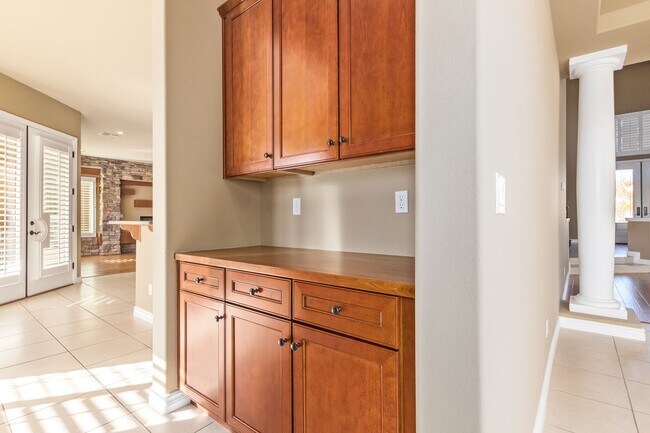 Building Photo - BEAUTIFUL QUEENSRIDGE HIGHLY UPGRADED HOME BY CHRISTOPHER HOMES