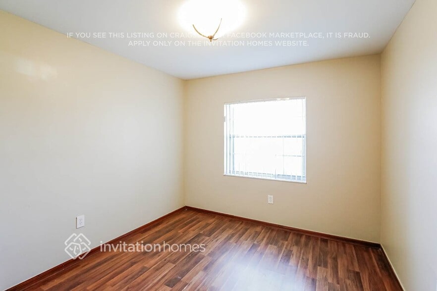 Building Photo - 15411 SW 144th Ave