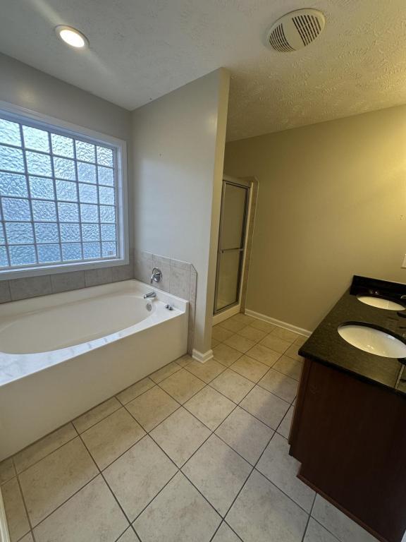 Building Photo - 3571 S Peak Dr