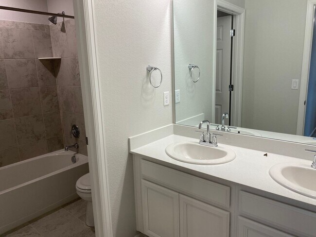 Building Photo - Don't Miss This Stunning 4 Bed/2.5 Bath Home in Harvest Junction, Longmont!  Available September!