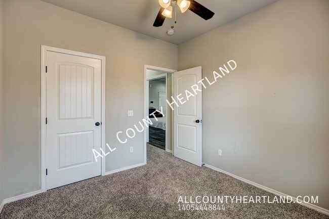 Building Photo - 1971 Leslie Beachler Ln