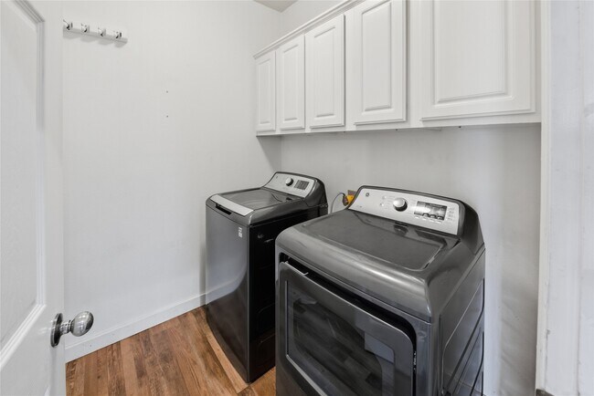 Building Photo - 13262 Lake Breeze Ln