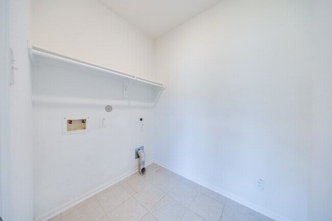 Building Photo - 18843 Cedar Birch Ln