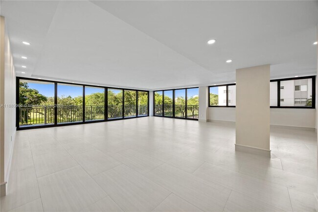 Building Photo - 700 Coral Wy