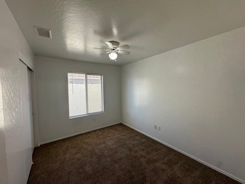 Building Photo - 9421 N 93rd Ave