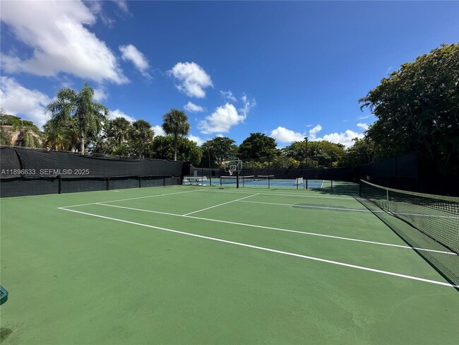 Building Photo - 3730 Alcantara Ave