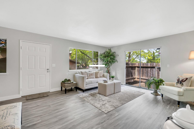 Building Photo - 4722 Greenholme Dr