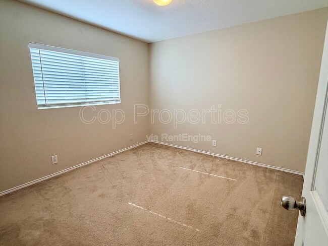 Building Photo - 25526 Gold Yarrow