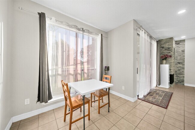 Building Photo - 8257 Sands Point Dr