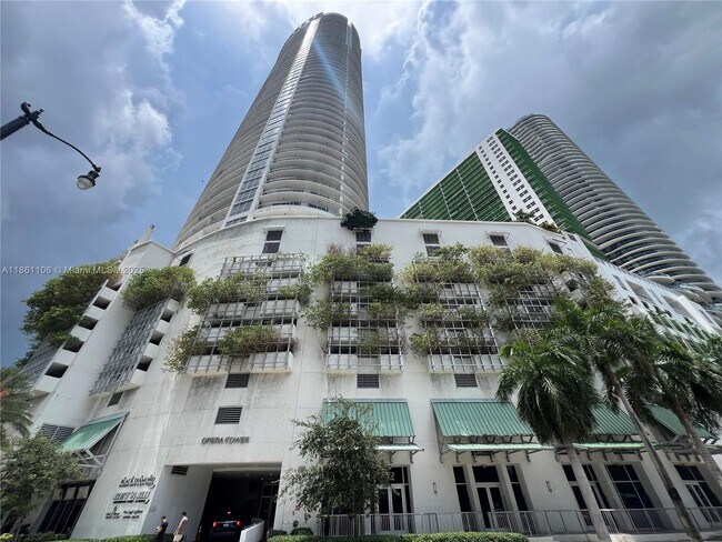 Building Photo - 1750 N Bayshore Dr