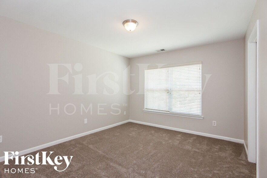 Building Photo - 9515 Long Hill Dr