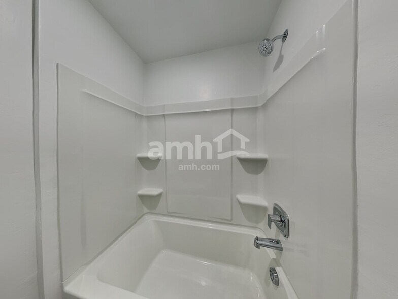 Building Photo - 6060 W Paseo Hilario