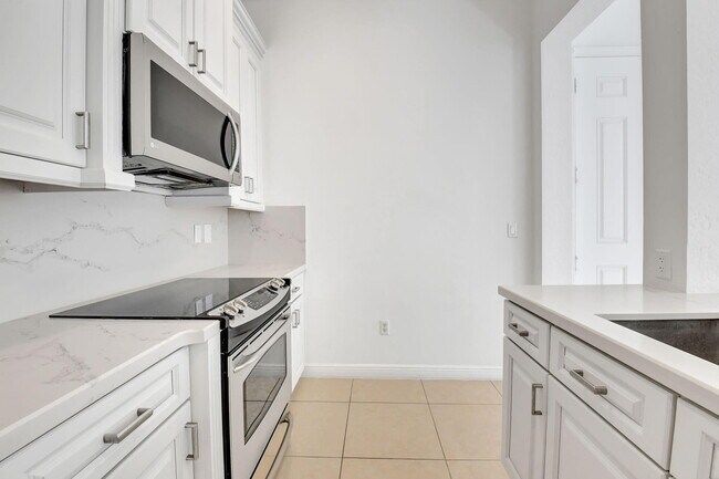 Building Photo - 838 NW 83rd Ln