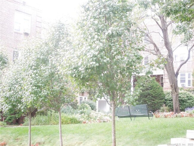 Building Photo - 70 Strawberry Hill Ave