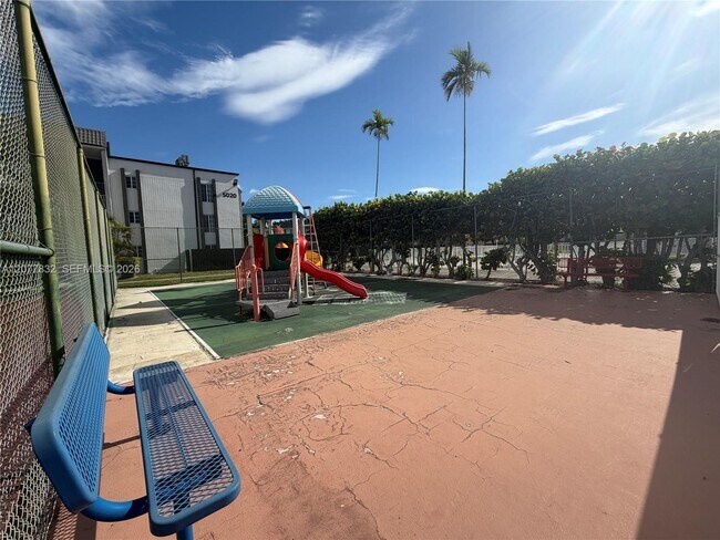 Building Photo - 4920 NW 79th Ave