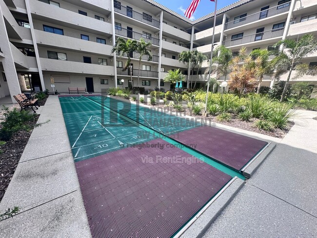 Building Photo - 2121 Collier Ave