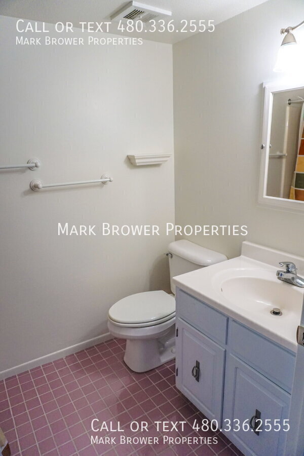 Building Photo - 3131 S Fairfield Dr