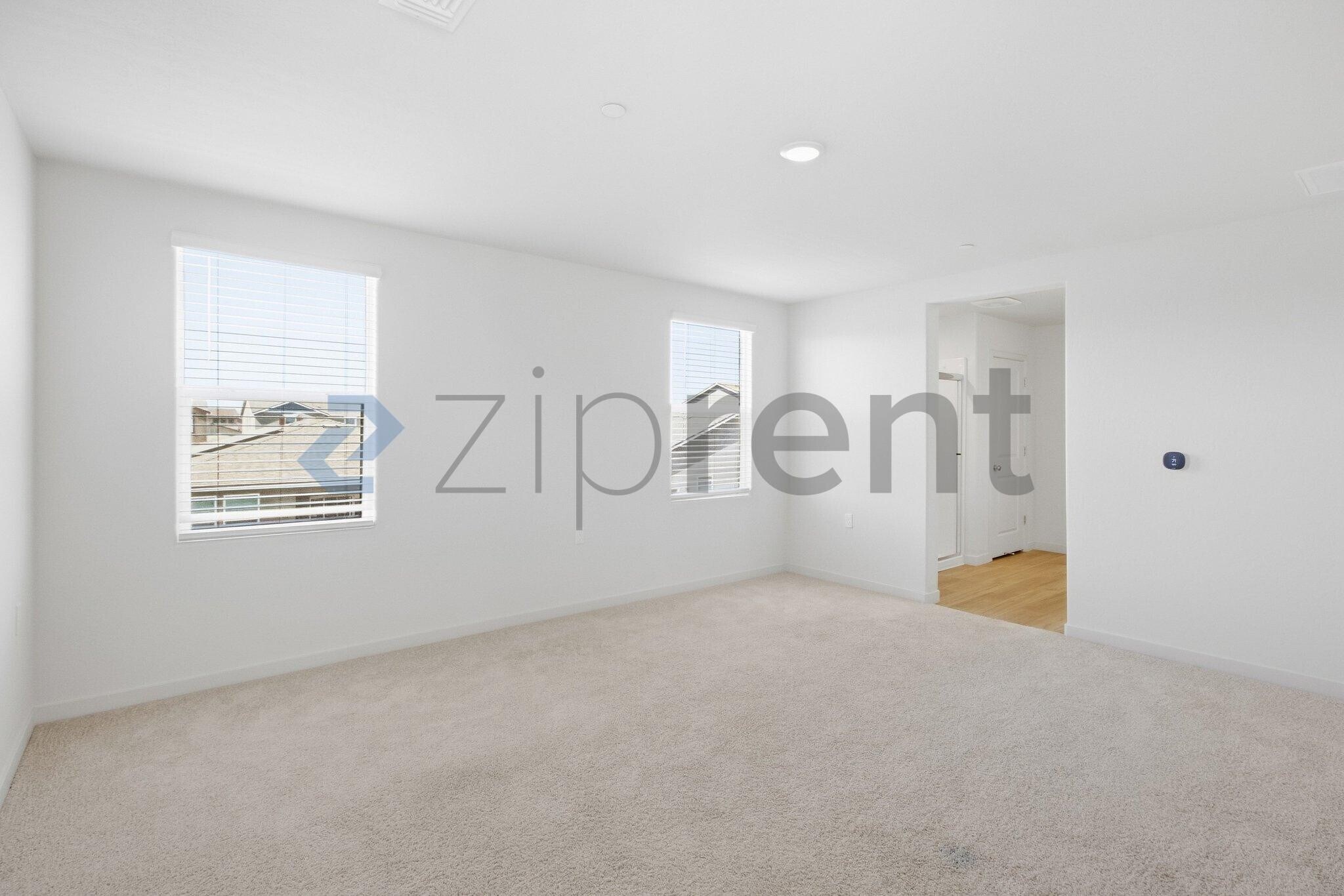 Building Photo - Unit