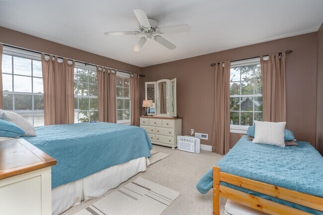 Building Photo - 430 Bow Lake Rd