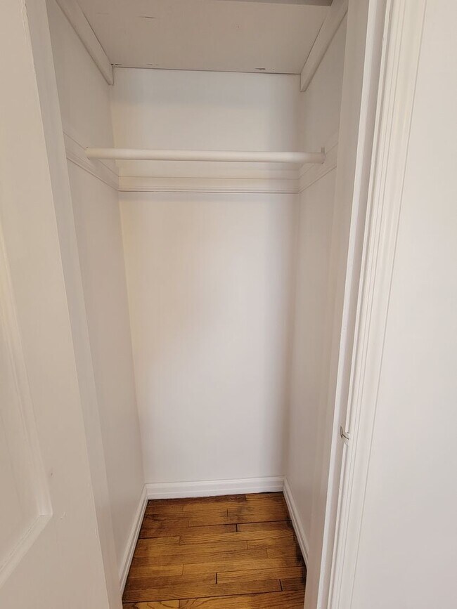 Building Photo - 3 Bed 2 Bath House