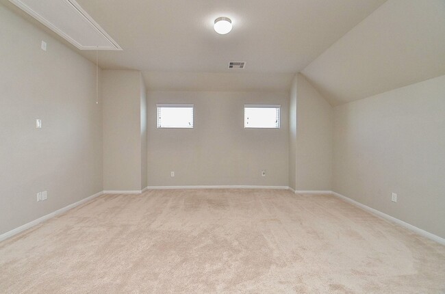 Building Photo - 5443 Grand View Dr