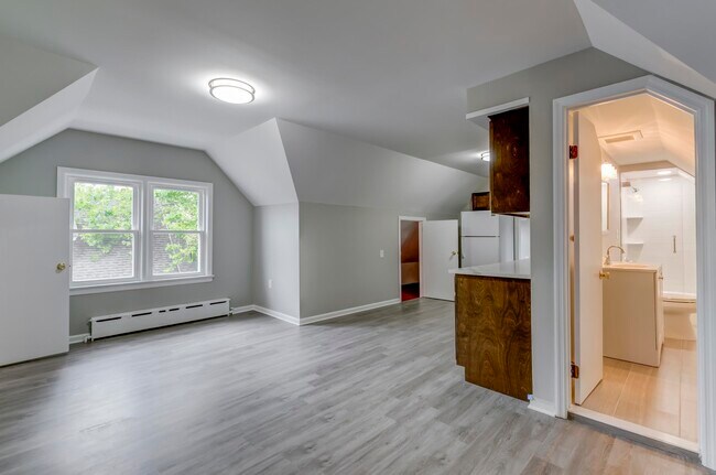Building Photo - 772 Avenue C