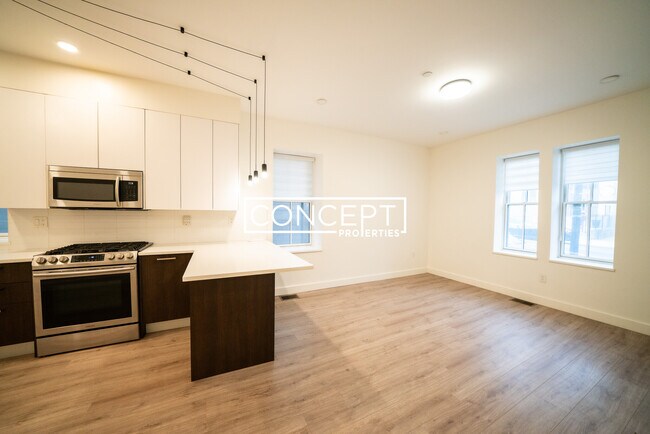 Building Photo - 1474 Tremont St